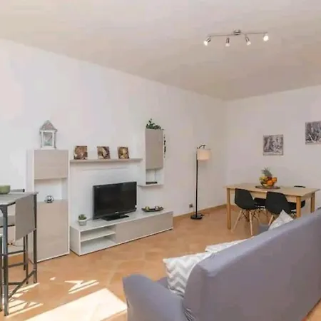 Διαμέρισμα Casa Sheela Luminoso E Raffinato Λα Μανταλένα
