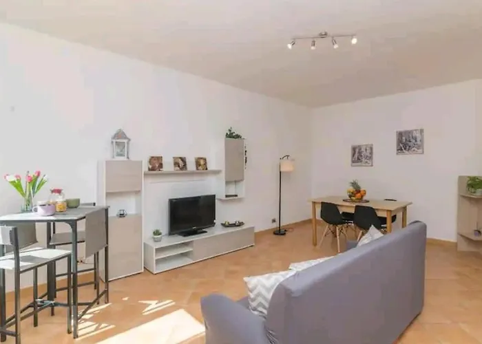 公寓 Casa Sheela Luminoso E Raffinato 马达莱纳